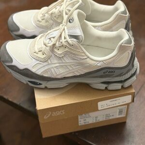 ASICS GEL NYC Sneakers Cream and White Size 11 Men’s